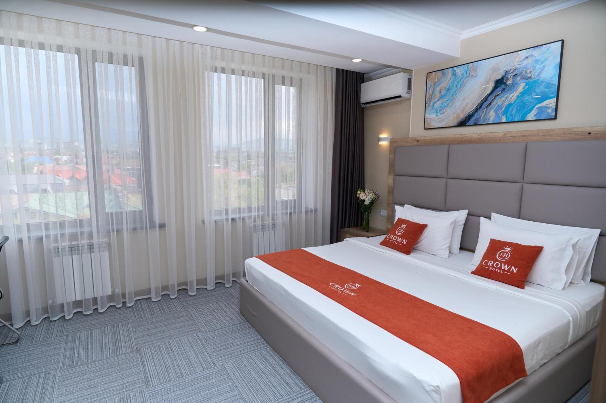 Crown Hotel 比什凯克 外观 照片