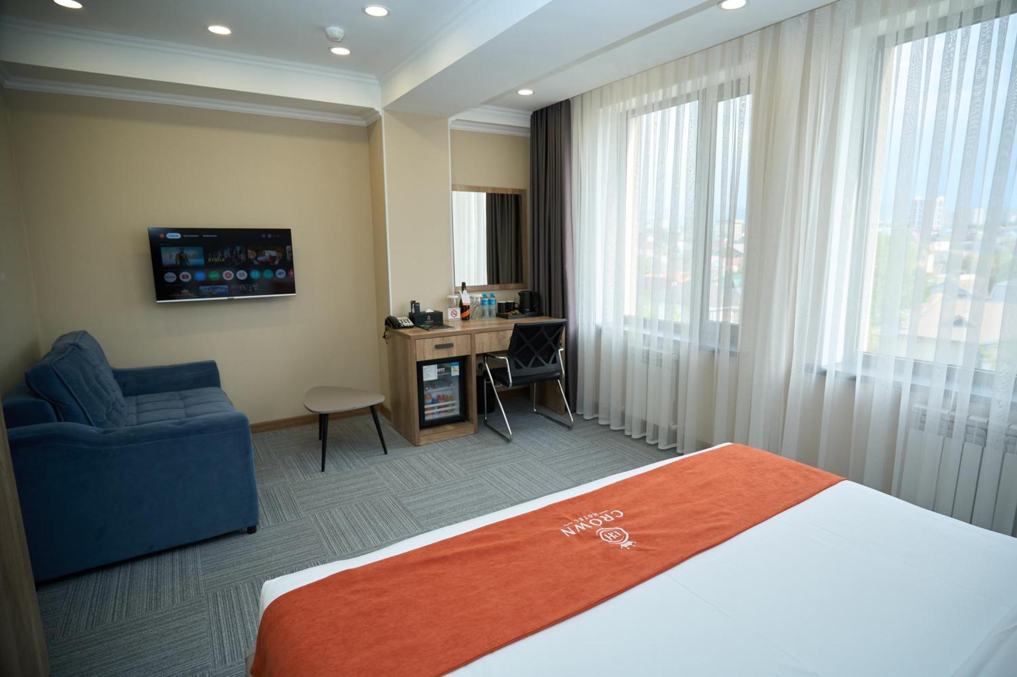 Crown Hotel 比什凯克 外观 照片