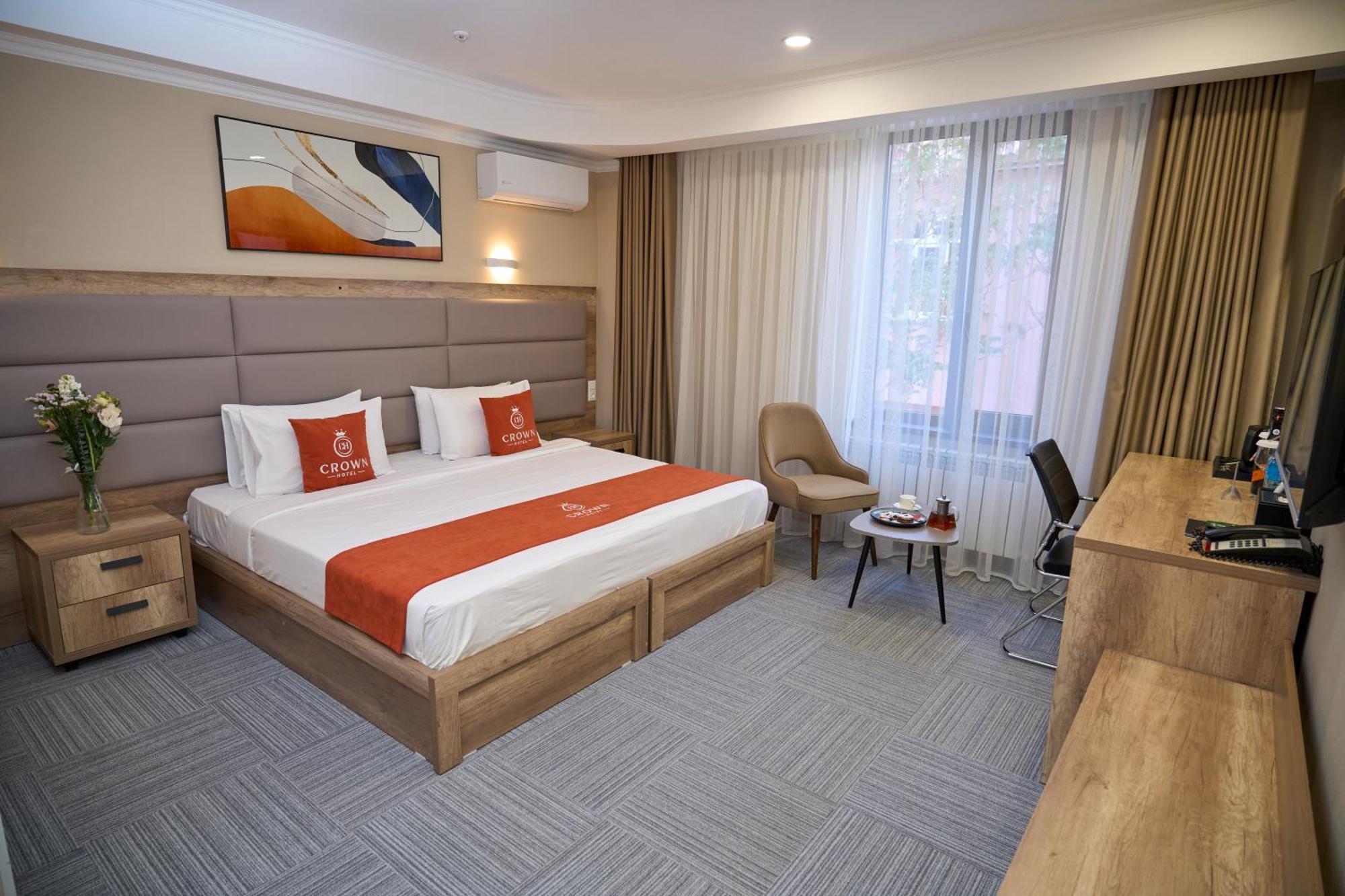 Crown Hotel 比什凯克 外观 照片